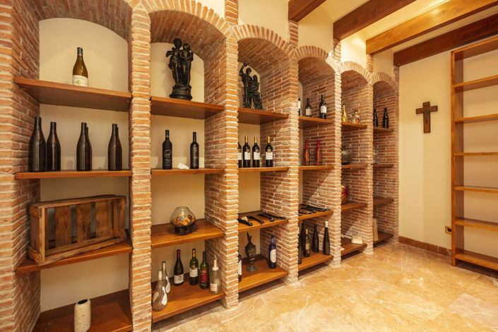 Image No.17-8 Bed Villa for sale