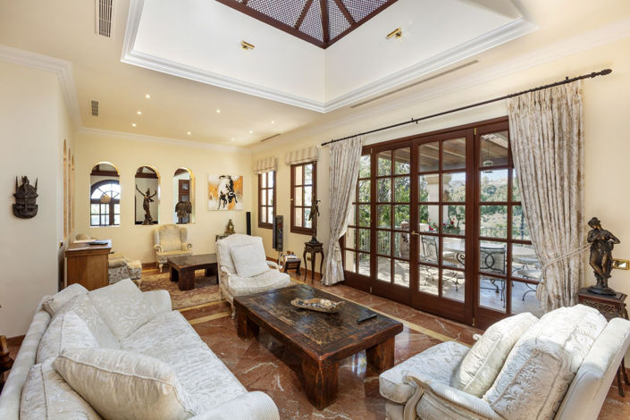 Image No.18-8 Bed Villa for sale