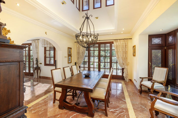 Image No.22-8 Bed Villa for sale