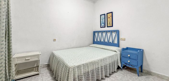 Image No.10-3 Bed House for sale
