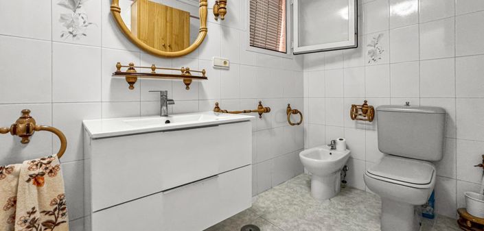 Image No.18-3 Bed House for sale