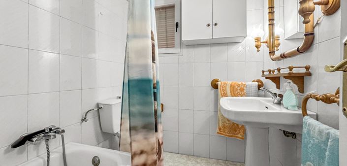 Image No.20-3 Bed House for sale