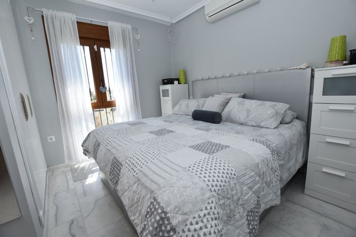 Image No.7-2 Bed Property for sale