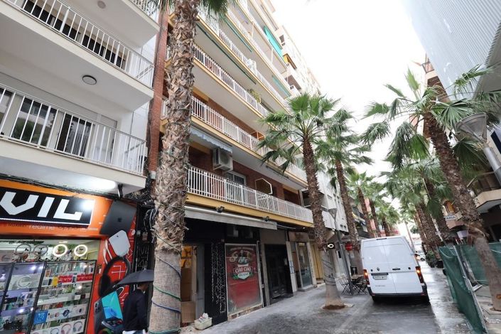 Image No.2-Maison de 4 chambres à vendre à Torrevieja