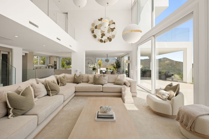 Image No.17-4 Bed Property for sale