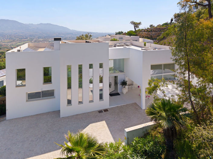 Image No.21-4 Bed Property for sale