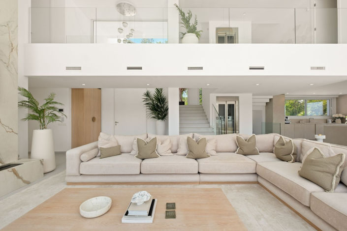 Image No.2-4 Bed Property for sale