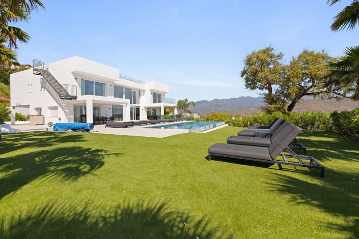 Image No.10-4 Bed Property for sale