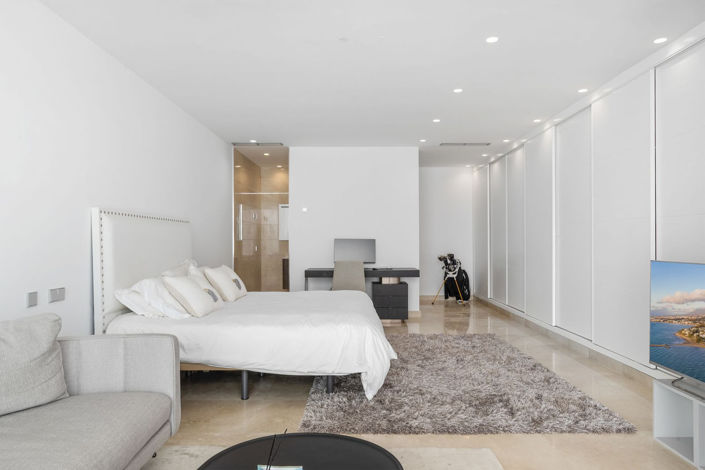 Image No.17-5 Bed House for sale