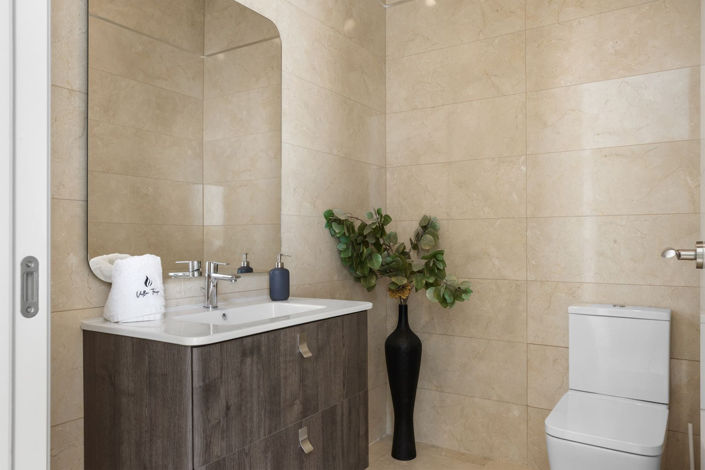 Image No.40-5 Bed House for sale