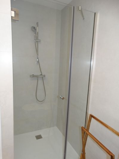 Image No.20-2 Bed Bungalow for sale