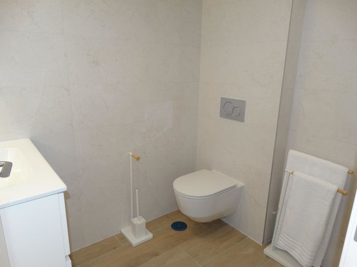 Image No.21-2 Bed Bungalow for sale