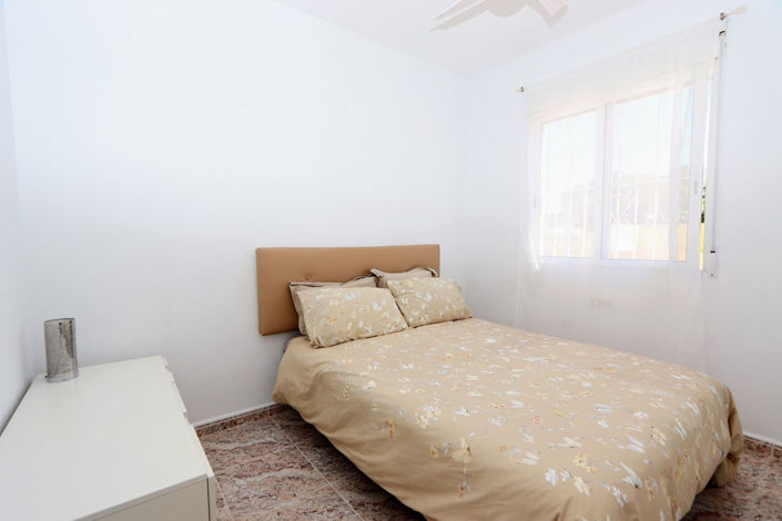 Image No.17-2 Bed House for sale