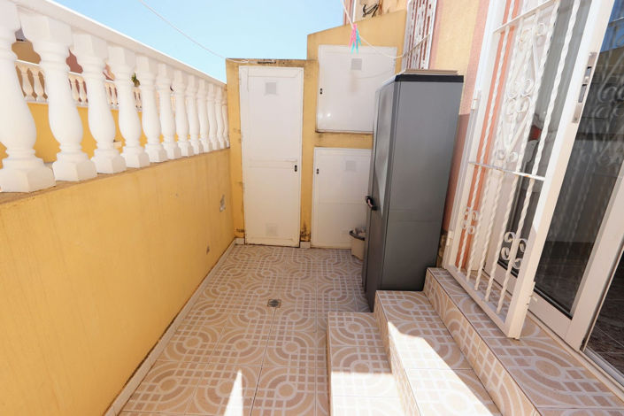 Image No.23-2 Bed House for sale