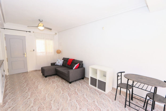 Image No.4-2 Bed House for sale