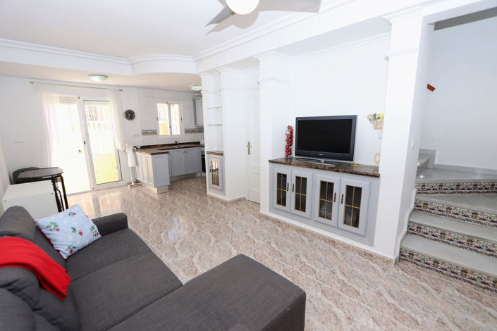 Image No.5-2 Bed House for sale