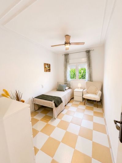 Image No.18-3 Bed Property for sale