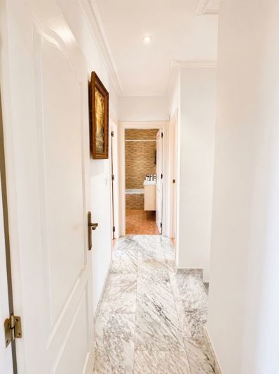 Image No.25-3 Bed Property for sale