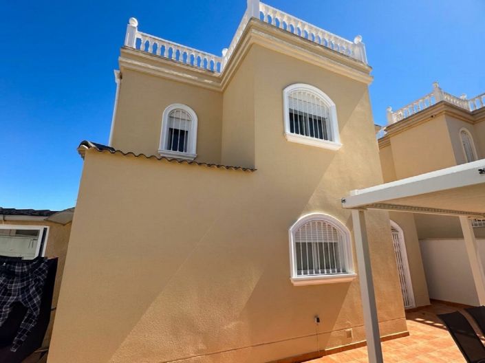 Image No.39-3 Bed Property for sale