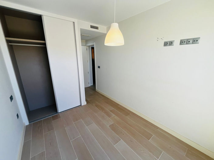 Image No.12-2 Bed House for sale