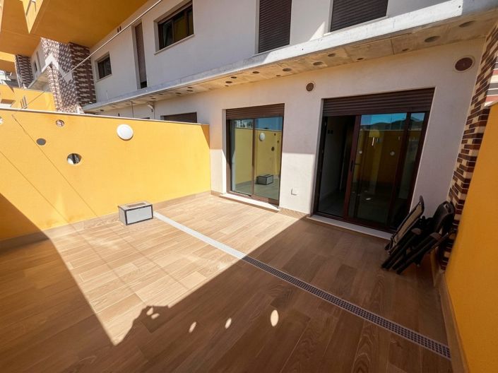 Image No.3-2 Bed Property for sale