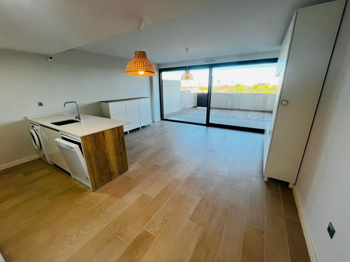 Image No.4-2 Bed House for sale