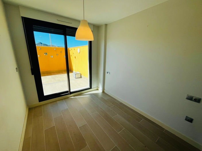 Image No.9-2 Bed House for sale