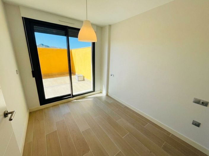 Image No.9-2 Bed Property for sale