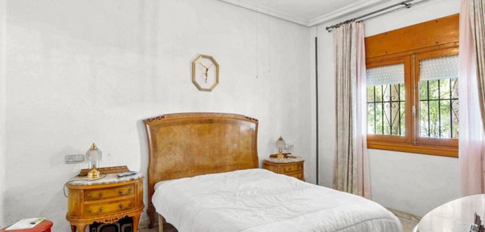 Image No.13-8 Bed Villa for sale