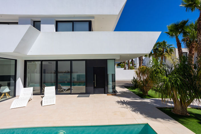 Image No.10-4 Bed Villa for sale