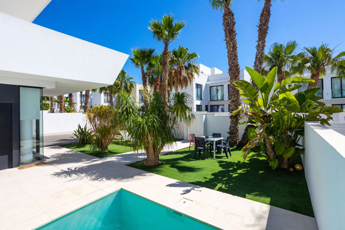 Image No.12-4 Bed Villa for sale
