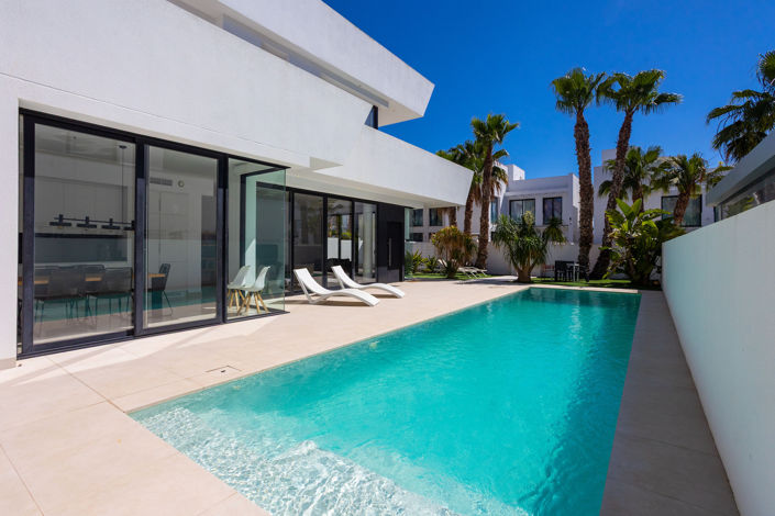 Image No.8-4 Bed Villa for sale