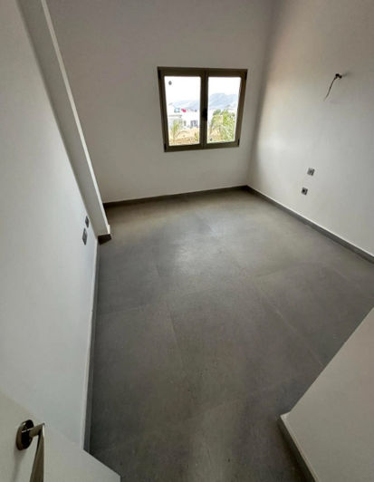 Image No.18-5 Bed House for sale