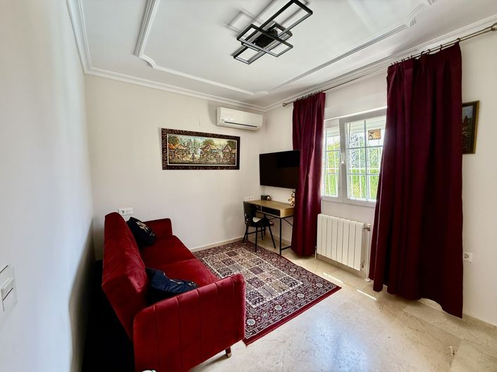 Image No.18-4 Bed Villa for sale