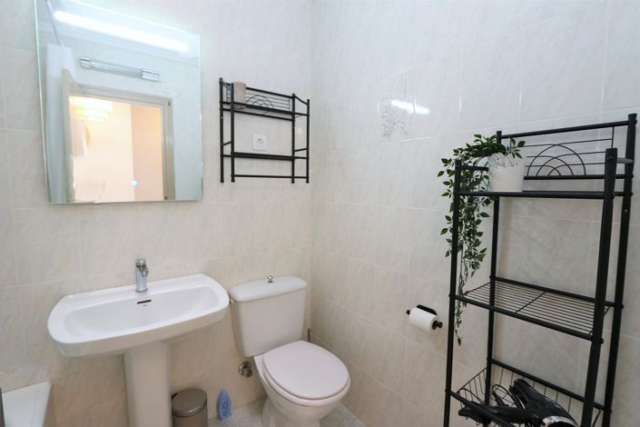 Image No.19-2 Bed Townhouse for sale