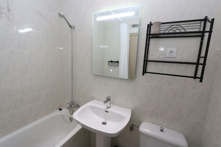 Image No.20-2 Bed Townhouse for sale