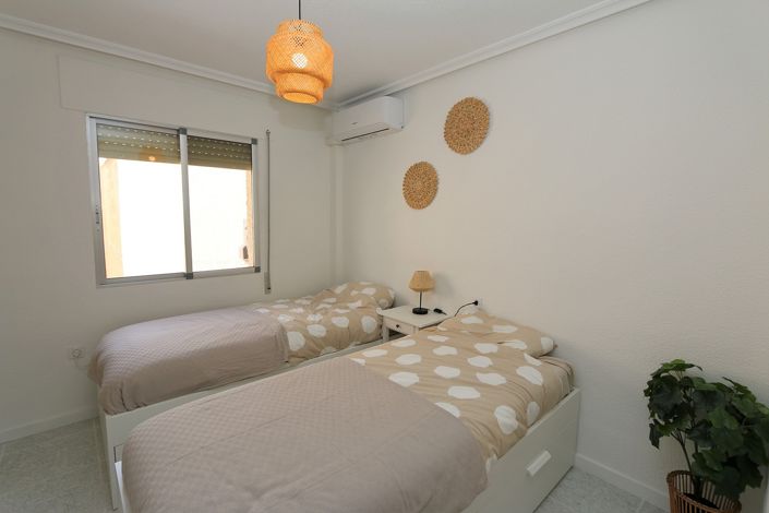Image No.23-2 Bed Townhouse for sale