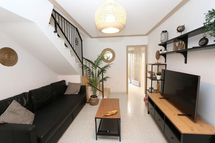 Image No.8-2 Bed Townhouse for sale