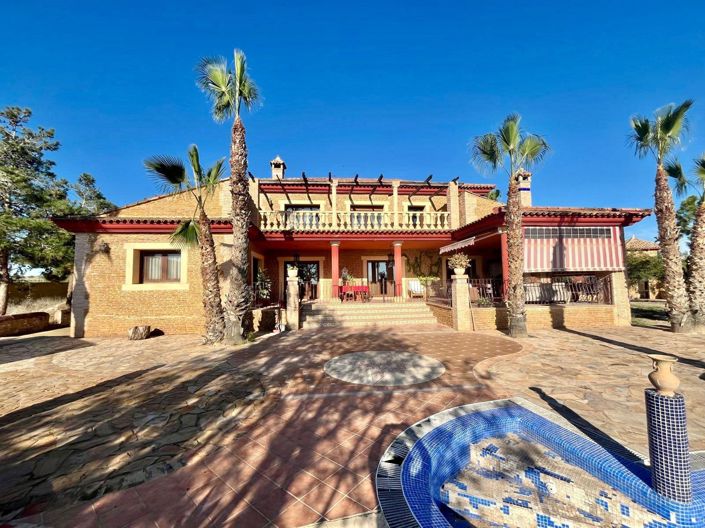 Image No.11-4 Bed Villa for sale
