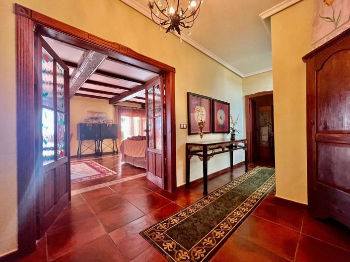 Image No.20-4 Bed Villa for sale