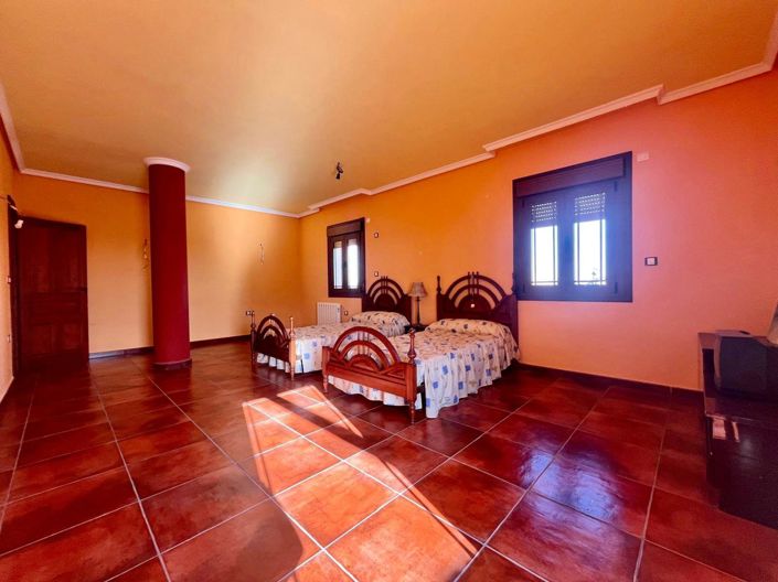 Image No.49-4 Bed Villa for sale