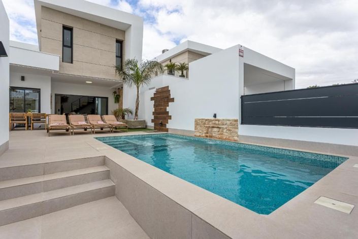 Image No.2-3 Bed Villa for sale