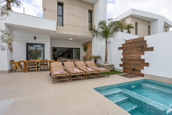 Image No.3-3 Bed Villa for sale