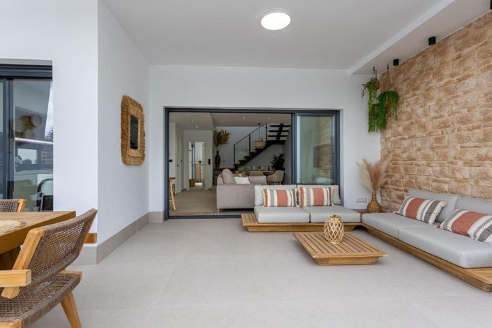 Image No.8-3 Bed Villa for sale