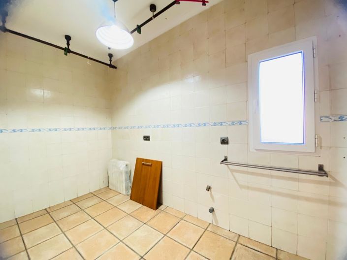 Image No.27-2 Bed Villa for sale