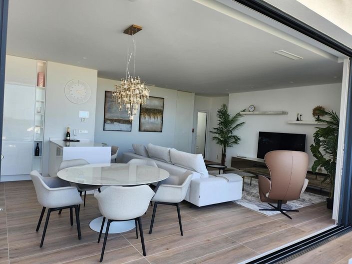 Image No.3-3 Bed Property for sale