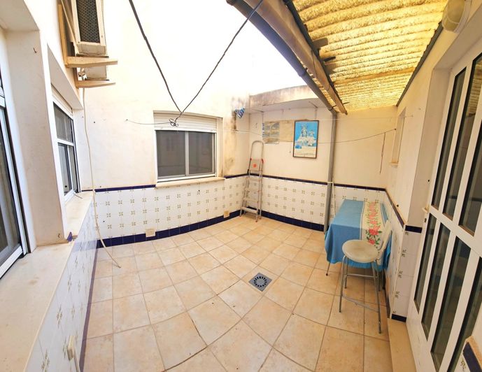 Image No.15-2 Bed Townhouse for sale