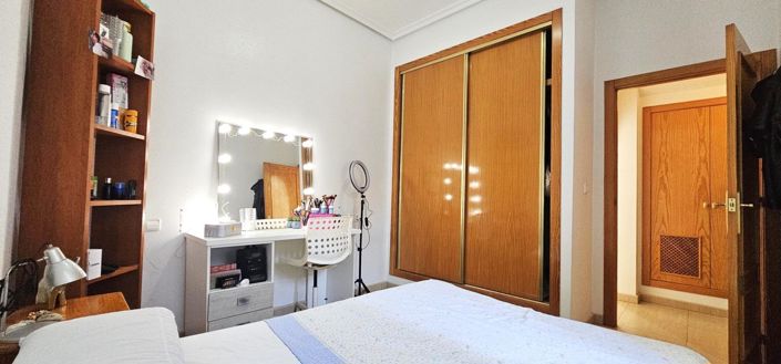 Image No.19-2 Bed Townhouse for sale