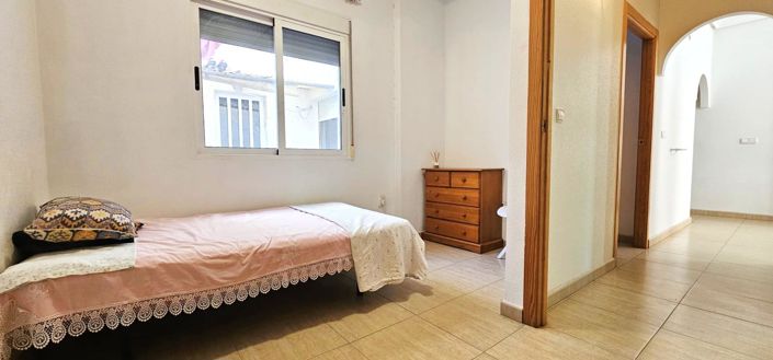 Image No.23-2 Bed Townhouse for sale