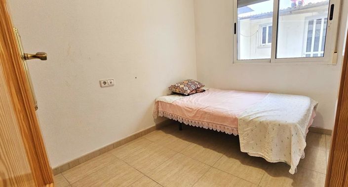 Image No.24-2 Bed Townhouse for sale